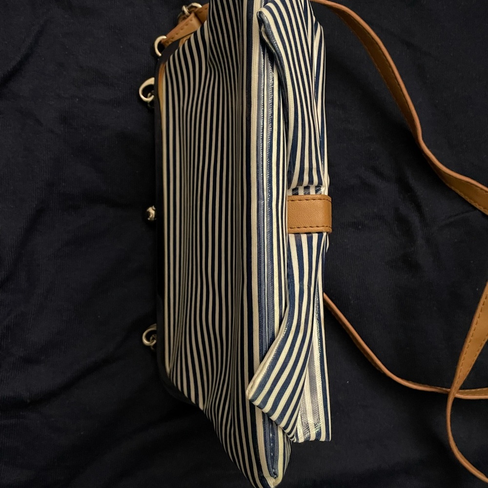 Stylish Blue and Tan Crossbody Bag with Decorative Bow - Picture 6 of 8